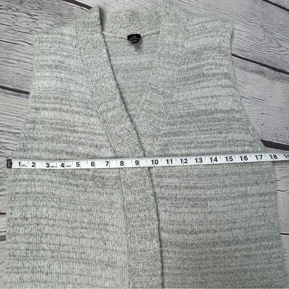 ECHO light gray wool blend warm textured open front cardigan vest, size M / L - Picture 11 of 12